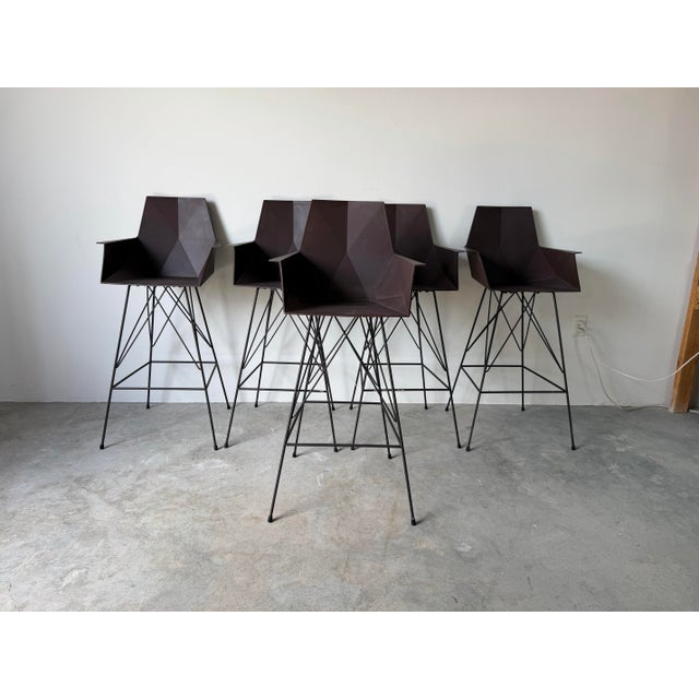 Modern Vondom Faz Modern Outdoor Patio Bar Stools With Armrests by Ramón Esteve – Set of 5 For Sale - Image 3 of 12