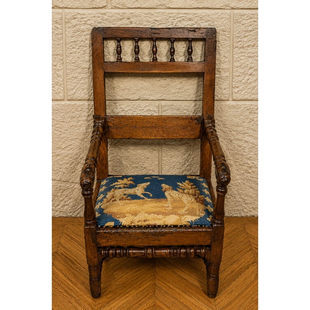 Louis XIII Armchair in Walnut, 1680 For Sale - Image 5 of 5