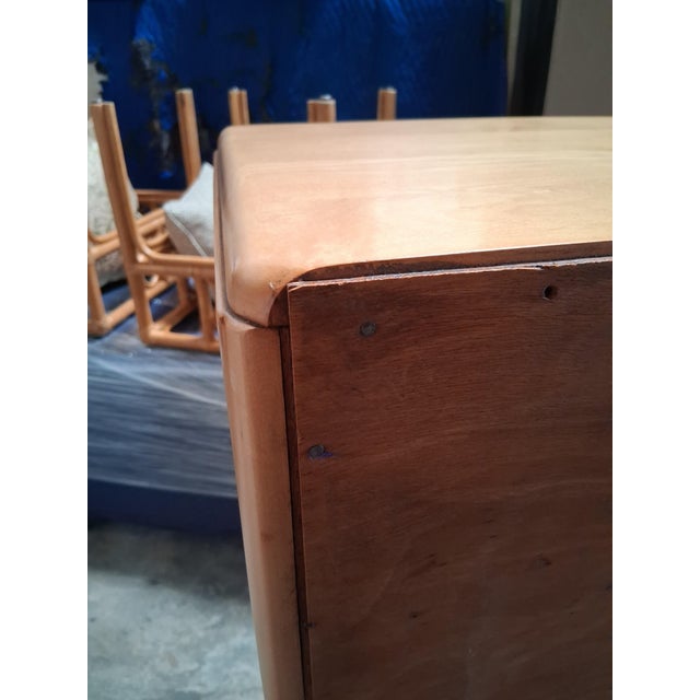 Heywood-Wakefield 1950s Blonde Birch Five-Drawer Highboy Chest, Attributed to Heywood-Wakefield For Sale - Image 4 of 7