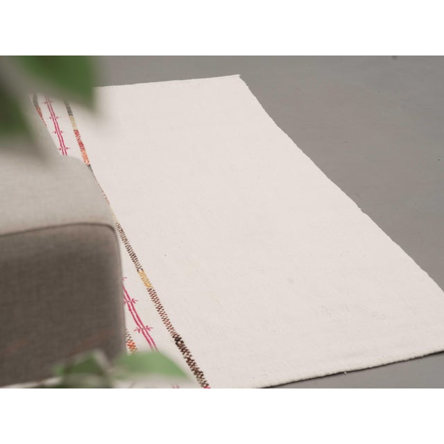 Textile 1970s Vintage Handmade Wool Cotton White Small Kilim Rug For Sale - Image 7 of 11
