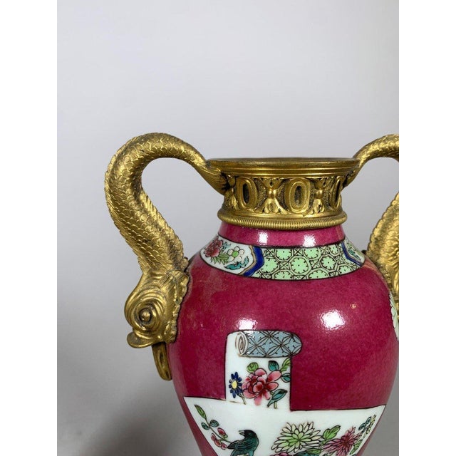 Pair of Chinese Porcelain Vases, Qianlong Period, 18th Century For Sale - Image 11 of 11