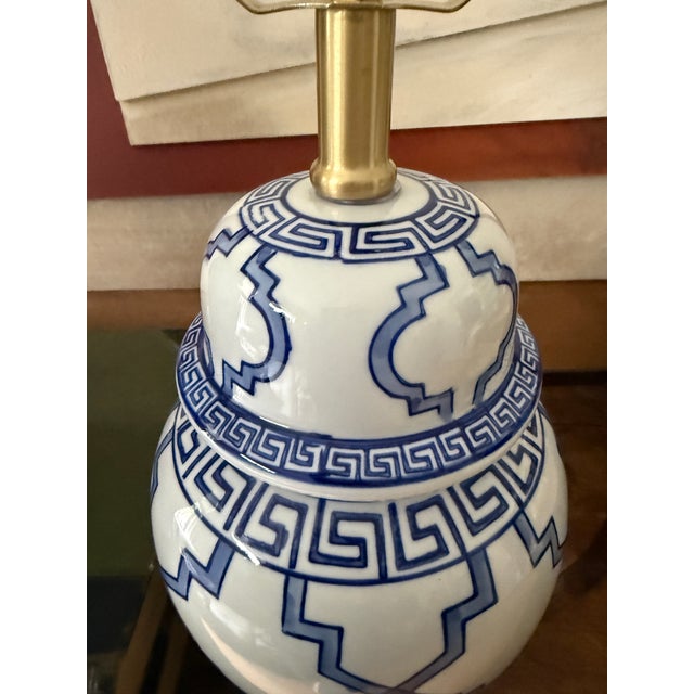 2010s Chinoiserie Blue and White Ginger Jar Table Lamps | Coastal Decor - Pair of Two (2) For Sale - Image 5 of 12
