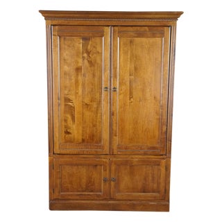 Late 20th Century Ethan Allen Country Crossing Maple Tv Media Entertainment Cabinet 17-9700 For Sale