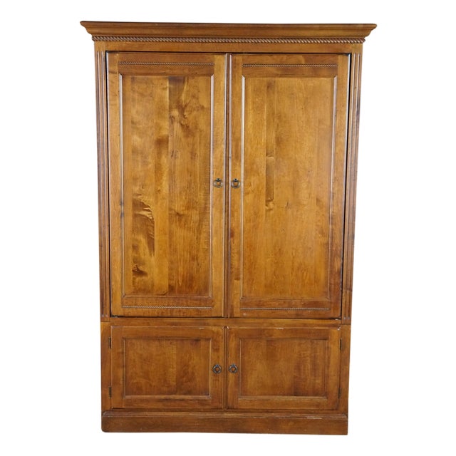 Late 20th Century Ethan Allen Country Crossing Maple Tv Media Entertainment Cabinet 17-9700 For Sale