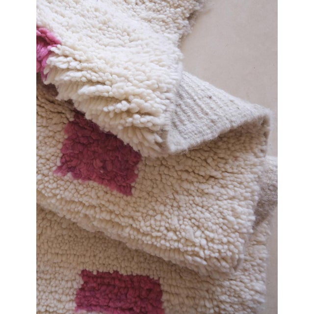 2020's Moroccan Pink Azilal Wool Rug - 9.9 X 6.4 Ft For Sale - Image 4 of 9