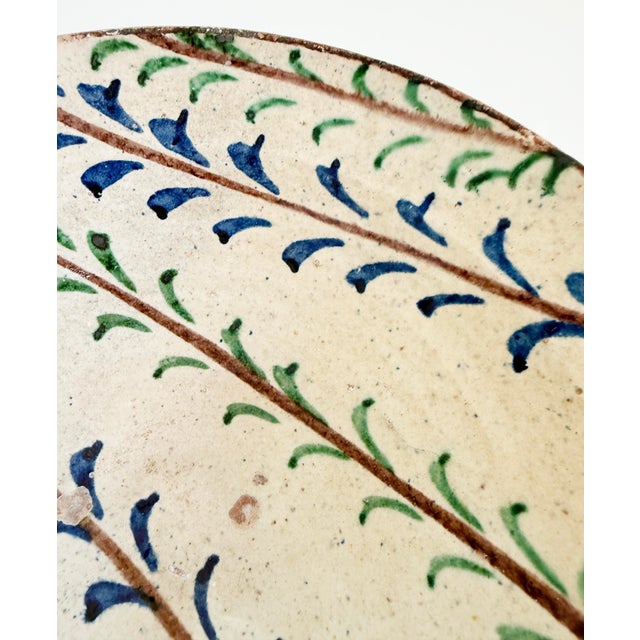 Off-white 19th Century Slipware Bowl With Hand-Painted Vine Motif For Sale - Image 8 of 13