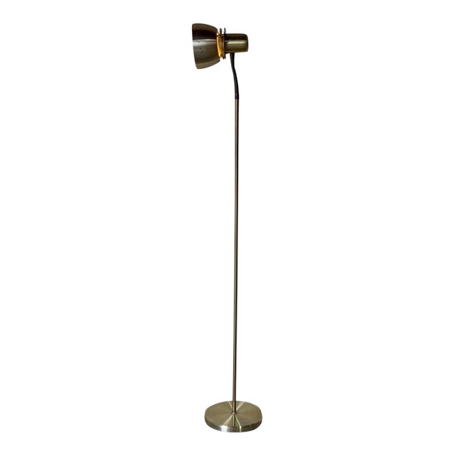Vintage Mid-Century Modern Brass Single Spotlight Floor Lamp With Directional Shade For Sale