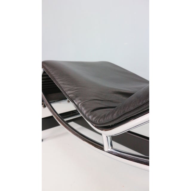 White Leather LC4 Chaise Longue by Le Corbusier for Cassina, 1980s For Sale - Image 12 of 18