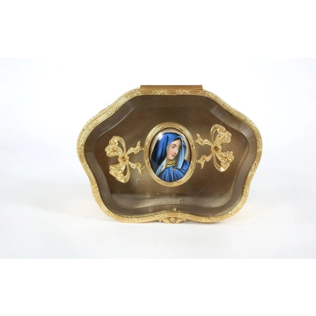 Early 20th Century Vintage Gilt Gold Footed Vanity Box For Sale - Image 5 of 9