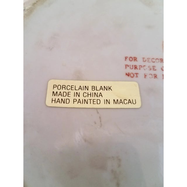 White Vintage 1960s Blank Macau Empire Collection Hand Painted Porcelain Chinese Export Covered Decorative Bowl For Sale - Image 8 of 9