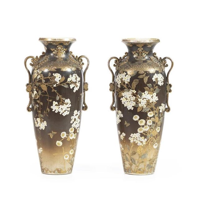 Large 17th Century Japanese Porcelain Vases, Set of 2 For Sale - Image 6 of 6
