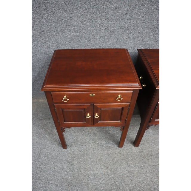American Statton Trutype Americana Cherry Nightstands – Pair For Sale - Image 3 of 16