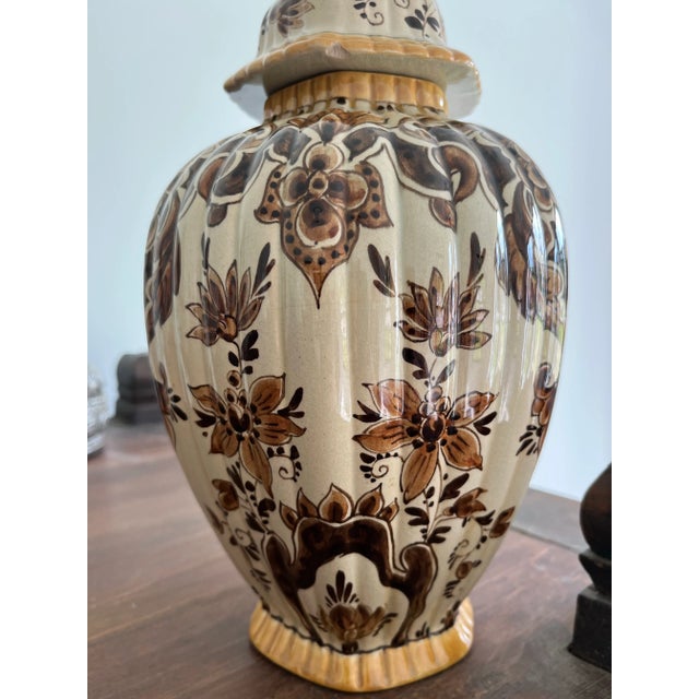 1940s Plateelbakkerij Zuid-Holland Lidded Vase, Gouda, Netherlands For Sale - Image 11 of 12