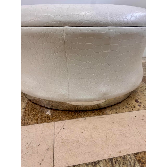 Vintage White Faux Alligator Round Ottoman With Chrome Plinth Base For Sale In West Palm - Image 6 of 10