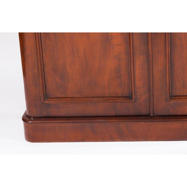 19th Century Antique English Victorian Flame Mahogany Library Bookcase For Sale - Image 6 of 18