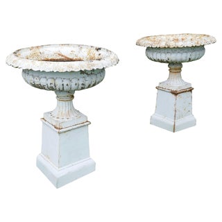 Large Victorian Garden Urns in Cast Iron, 1900, Set of 2 For Sale