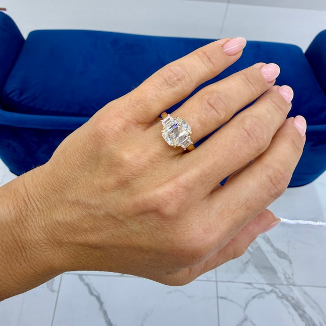 10k Yellow Gold 3.66ctw Igi Lab Grown Diamond Elongated Cushion Engagement Ring, Size 8 For Sale - Image 9 of 9