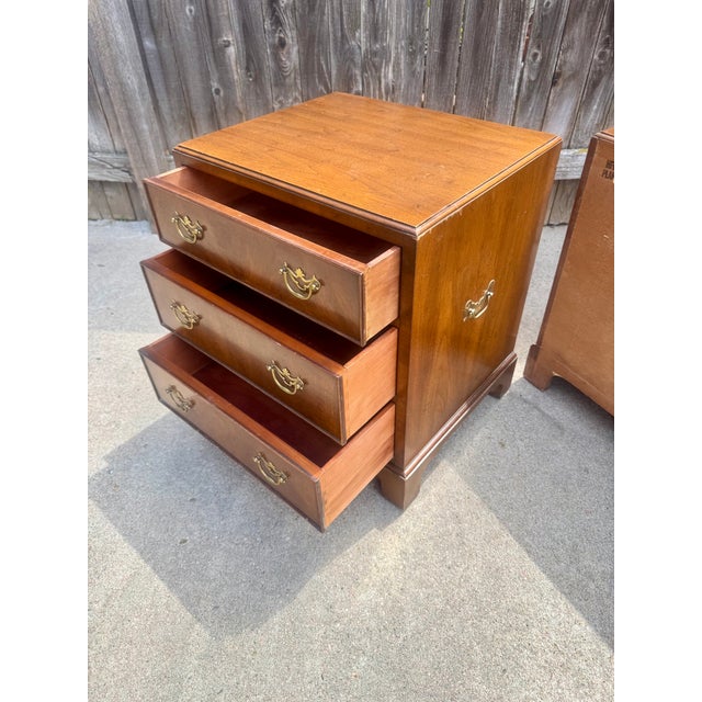 Wood Vintage Henredon 18th Century Style Bedside Chests - A Pair For Sale - Image 7 of 10