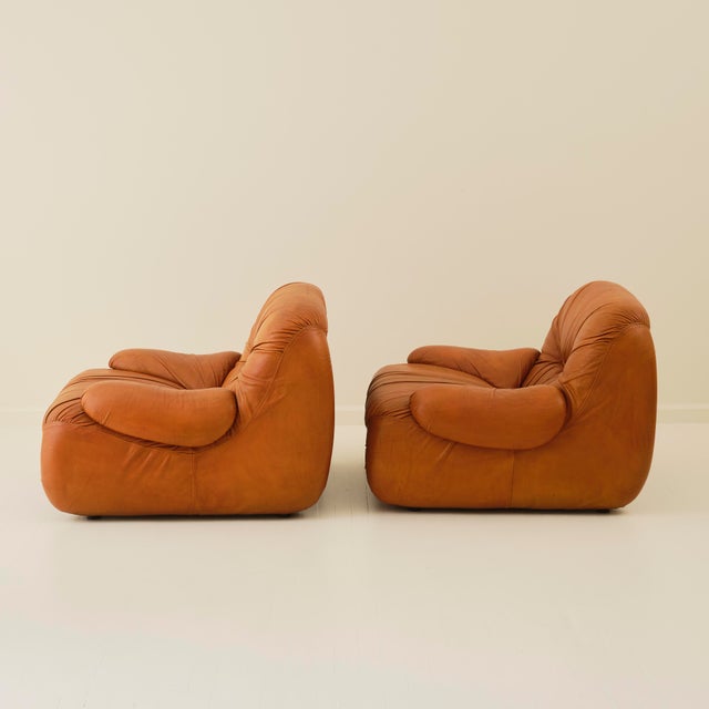 Postmodern Claudio Vagnoni “Malù” Italian Post Modern Leather Armchairs, a Pair, 1970s For Sale - Image 3 of 8