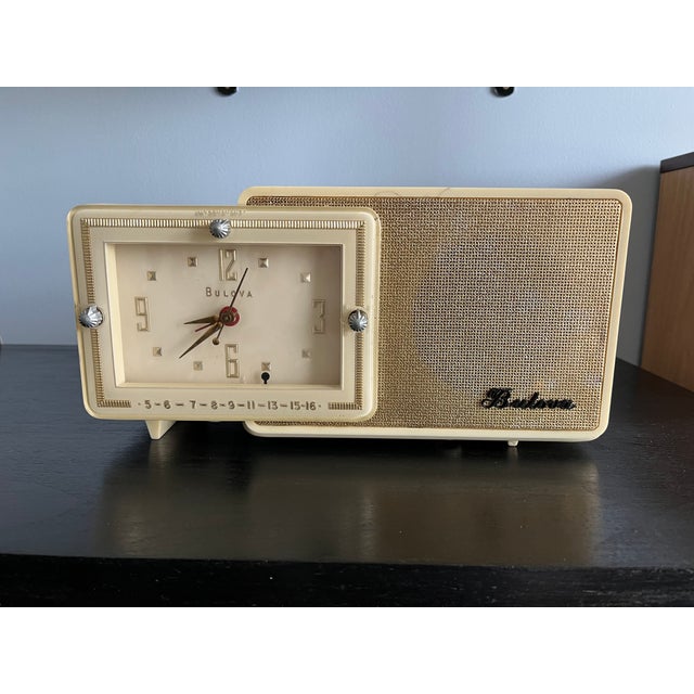 Mid-Century Modern Mid-Century Modern 1957 Bulova Clock Radio - Cream & Gold For Sale - Image 3 of 9