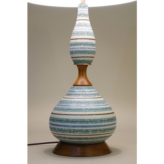 1960s 1960s Modern Phil Mar Turquoise Glaze Qourd Art Pottery Ceramic Walnut Table Lamp For Sale - Image 5 of 10