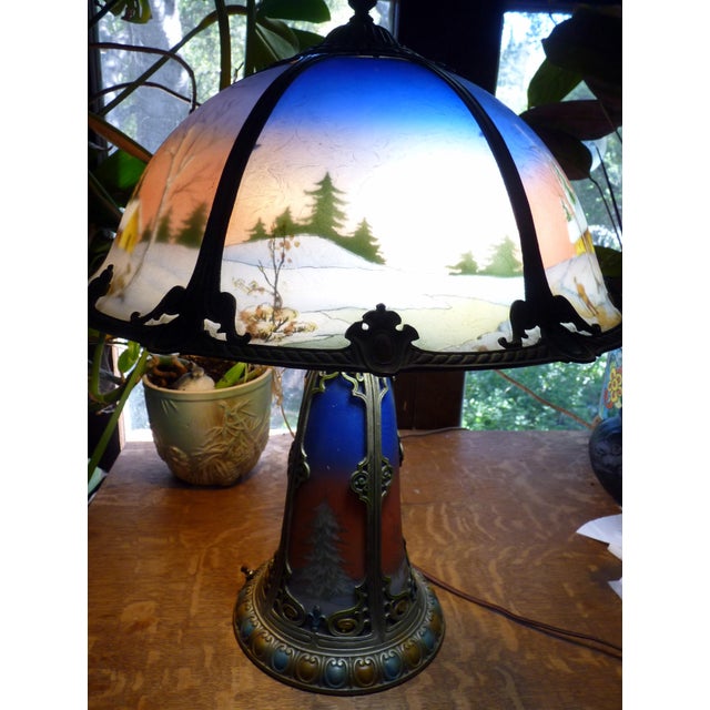 1910s Miller Phoenix Art Deco Winter Landscape Reverse Painted Lamp Penny Marshall Estate– Ice Chip Glass – Illuminated Base – For Sale - Image 9 of 18