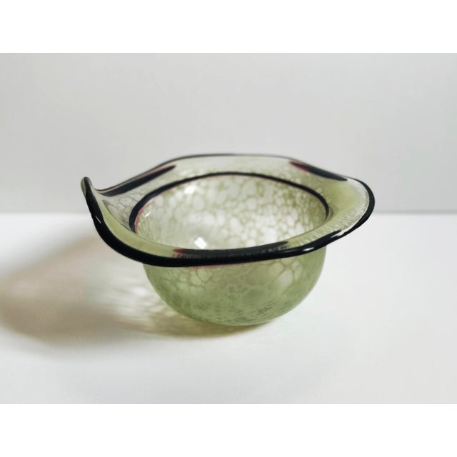 Modern Colored Glass Bowl with Net Design by Erwin Eisch, 1977 For Sale - Image 3 of 7