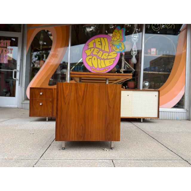 Mid-Century Modern One-of-a-Kind Herman Miller for George Nelson Style Mid-Century Modern Desk Unit For Sale - Image 3 of 18