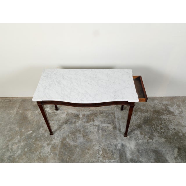Wood English 1820s Mahogany Server with White Veined Marble Top and Lateral Drawer For Sale - Image 7 of 12