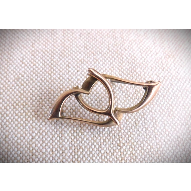 10 K Gold Victorian Heart and Wishbone Brooch Pin For Sale In New York - Image 6 of 7