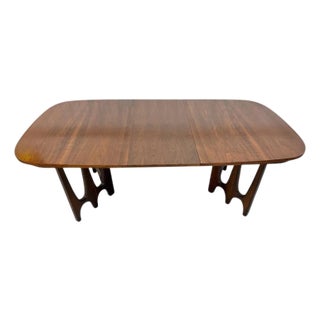 Mid-Century Modern Broyhill Brasilia Walnut Dining Table For Sale