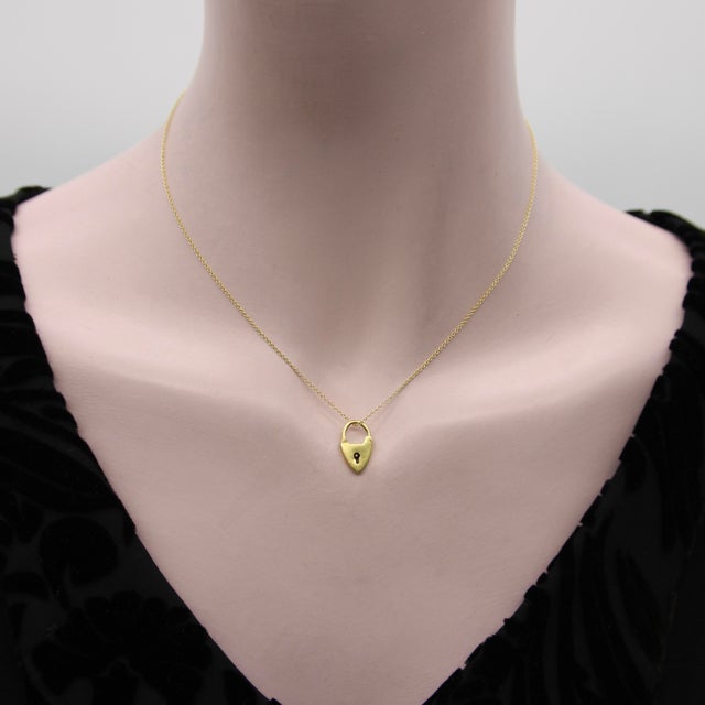 Tiny Antique Edwardian 9k Gold Heart Padlock Charm Circa 1900 For Sale In Los Angeles - Image 6 of 7