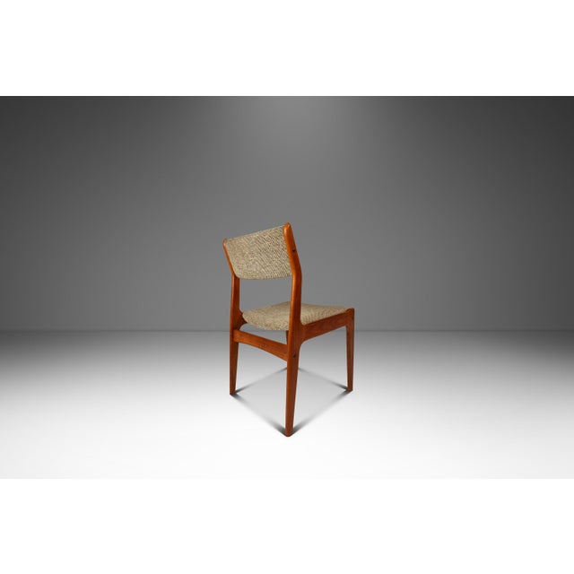 Wood Danish Mid-Century Modern Dining / Desk Chair in Solid Teak & Original Oatmeal Fabric by Scandinavia Woodworks Co., C. 1970's For Sale - Image 7 of 18