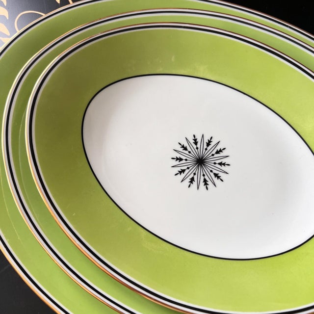 French 1980s Set of 3 Ceralene “Directiore” green Limoges oval serving platters // A Raynaud et Cie // Made in France // French Empire style For Sale - Image 3 of 9