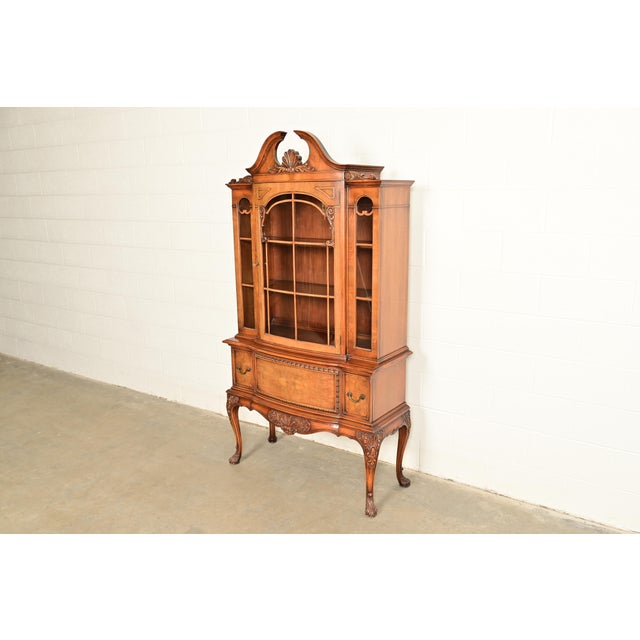 English Berkey & Gay Antique Georgian Burled Walnut Breakfront Bookcase Cabinet, Circa 1920s For Sale - Image 3 of 12