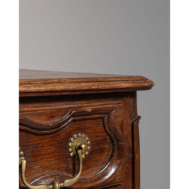 French 1800s French Chestnut Brown Louis XV Ornate Buffet with Brass Hardware For Sale - Image 3 of 15