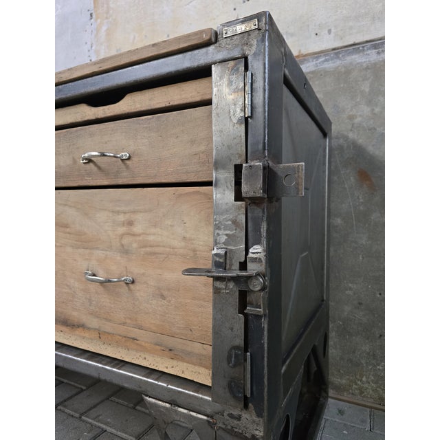 Industrial Grey Steel and Wood Chest of Drawers, 1970s For Sale - Image 6 of 18