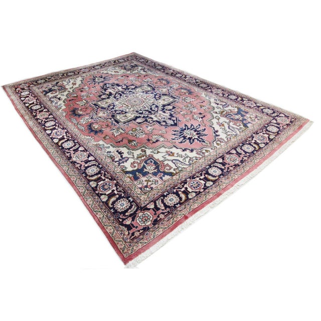 Middle Eastern Hand-Knotted Heriz Rug For Sale - Image 3 of 7