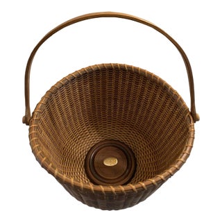 Vintage Nantucket Lighthouse Basket (Signed) For Sale