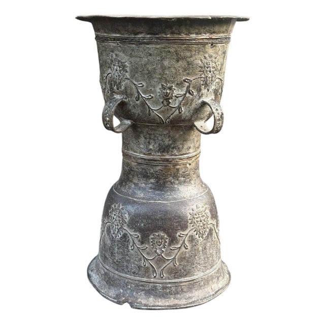 Antique Flores Moko Drum Pedestal Bronze With Natural Patina For Sale