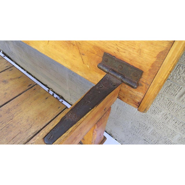 19th Century English Pine Metamorphic Table Bench with Lift Top For Sale - Image 5 of 9