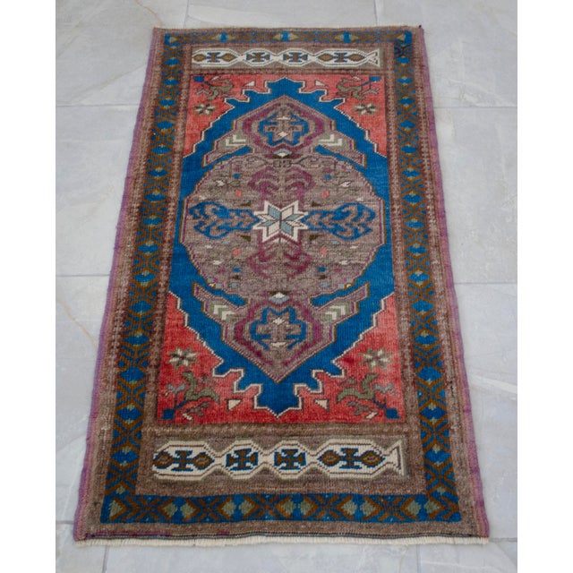 1970s Hand Knotted Small Oushak Rug Mini Rug Mat - 1'10" X 3'5" For Sale - Image 12 of 14