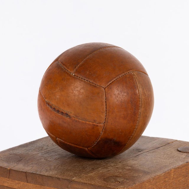 Vintage Medicine Ball, 1930s, in Very Good conditions. Designed 1920 to 1949 This piece has an attribution mark, I am sure...