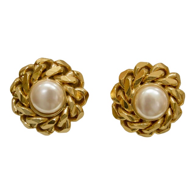 Stunning 1980s Brilliant Cut Chain Link Motif Glass Pearl Earrings, 2 Pieces For Sale