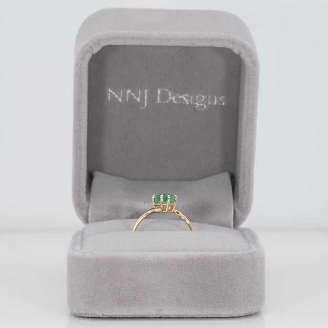 Colombian Emerald Estate Ring in Solid 10k Gold - Heart Shaped, 6x5.5mm, Size 6.75 For Sale - Image 4 of 9