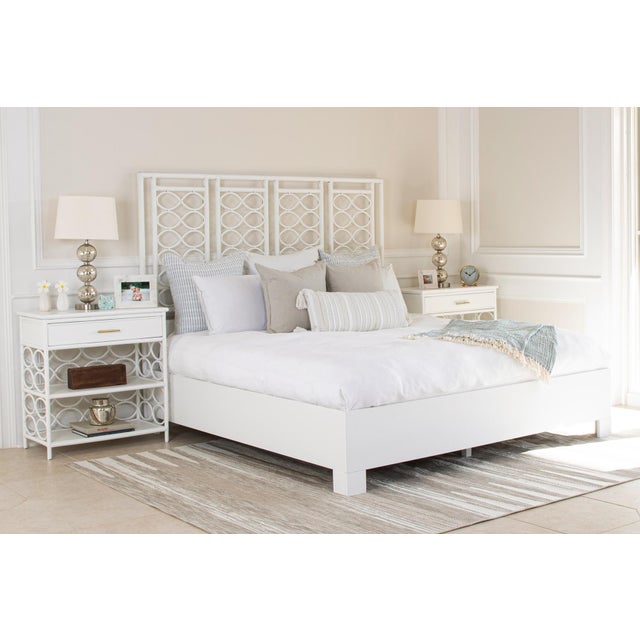 Elevate your space with the modern sophisticated charm of our Infinity bed. Beautifully handcrafted from natural rattan,...
