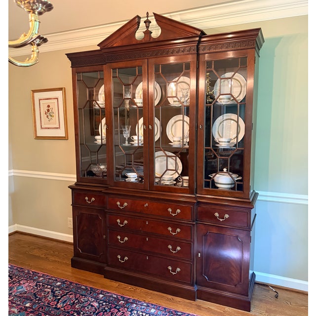 Traditional Stickley Furniture Flame Mahogany Georgian Breakfront For Sale - Image 3 of 11