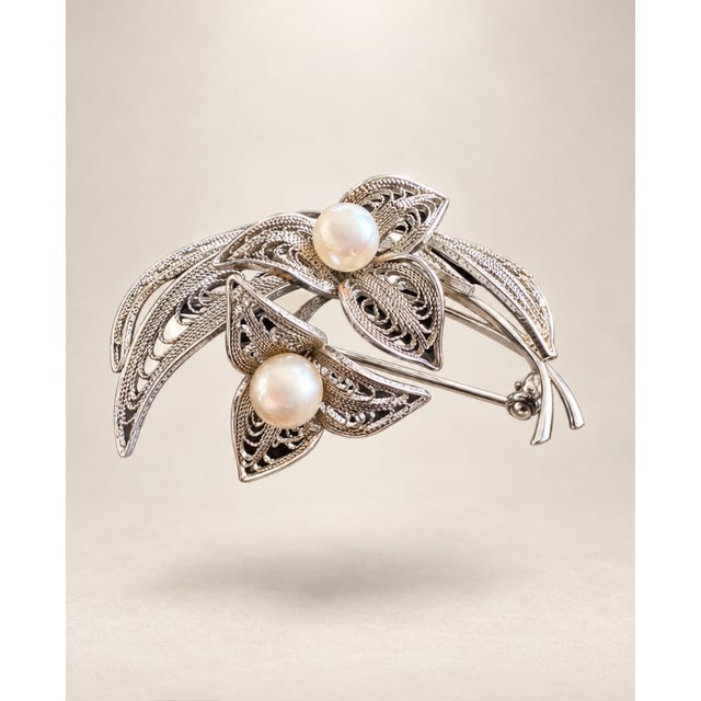 1960s Mid-Century Sterling Silver Filigree & Japanese Pearls Flower Spray Brooch / Pin For Sale - Image 5 of 6