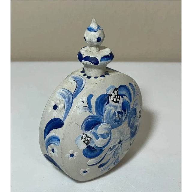 Late 19th Century European Folk Art Delft Style Blue White Floral Painted Wood Perfume Flask Bottle For Sale In Phoenix - Image 6 of 10