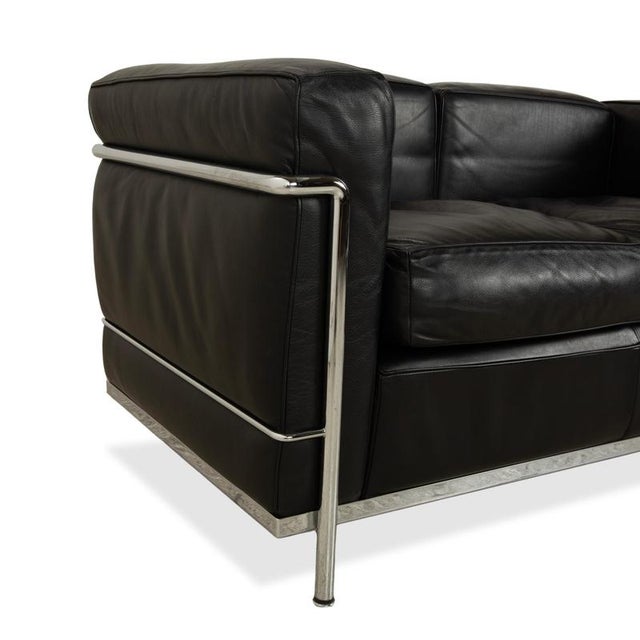 LC2 Sofa in Leather and Chrome by Le Corbusier for Cassina For Sale - Image 6 of 18